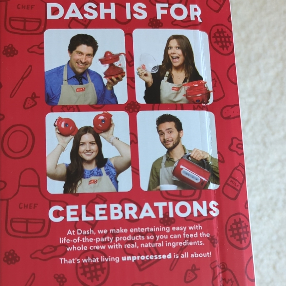 Dash Gingerbread Mini Waffle Maker Gift Set - Picture 8 of 9